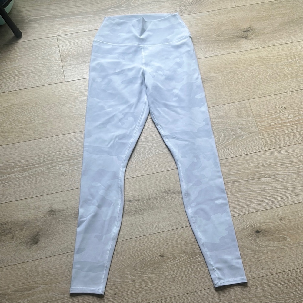 ALO Yoga White Camouflage Leggings